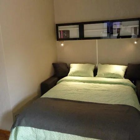 Apartment Port : T2 Avec Loggia, Wifi, Parking, Climatisation, 4 Pers., Proche Plaisance - Fr-1-335-164 Hyeres